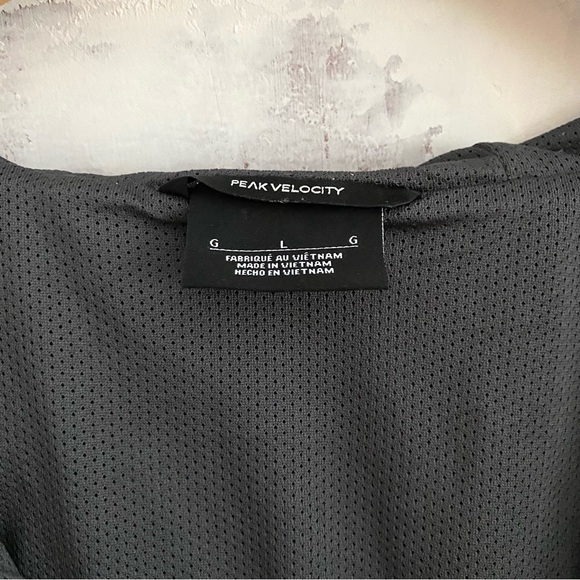 Peak Velocity • Zephyr Windbreaker Loose-Fit Anorak Jacket • Burgundy & Plum - Picture 5 of 11